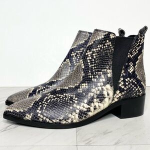 New! Marc Fisher Yale Snakeskin Bootie 6M